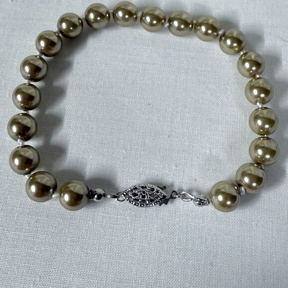 Taupe Glass Faux Pearl Bracelet 7.5” - 8.2mm – Sterling Silver Filigree Clasp - Picture 4 of 4